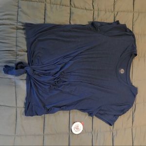 Knotted tee